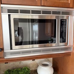 KitchenAid microwave with trim