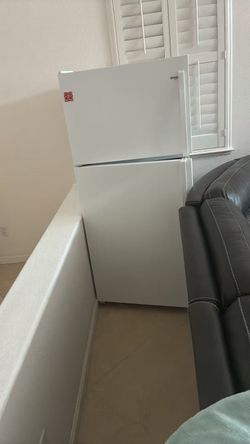 Fridge 120 dollars