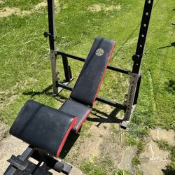 GOLDS GYM XR10 WORKOUT STATION w/ 250lbs IRON WEIGHTS 