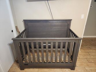 Simmons Kids Slumbertime Monterey 4-1 Convertible Crib