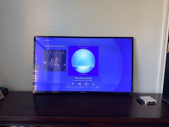 40” TV