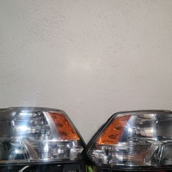 2010 Dodge Ram 3500 Headlights 