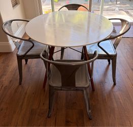Dining Table and 4 Chairs