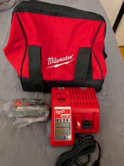Milwaukee M18 2ah Battery Charger and Bag