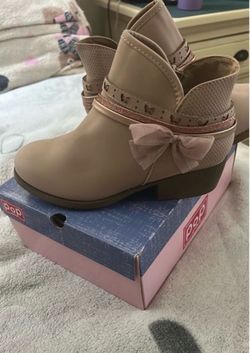 Girls boots