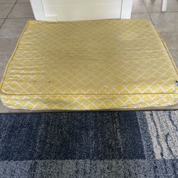 Medium/Large Molly Mutt Dog Bed