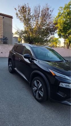 Nissan Rogue SUV – Black