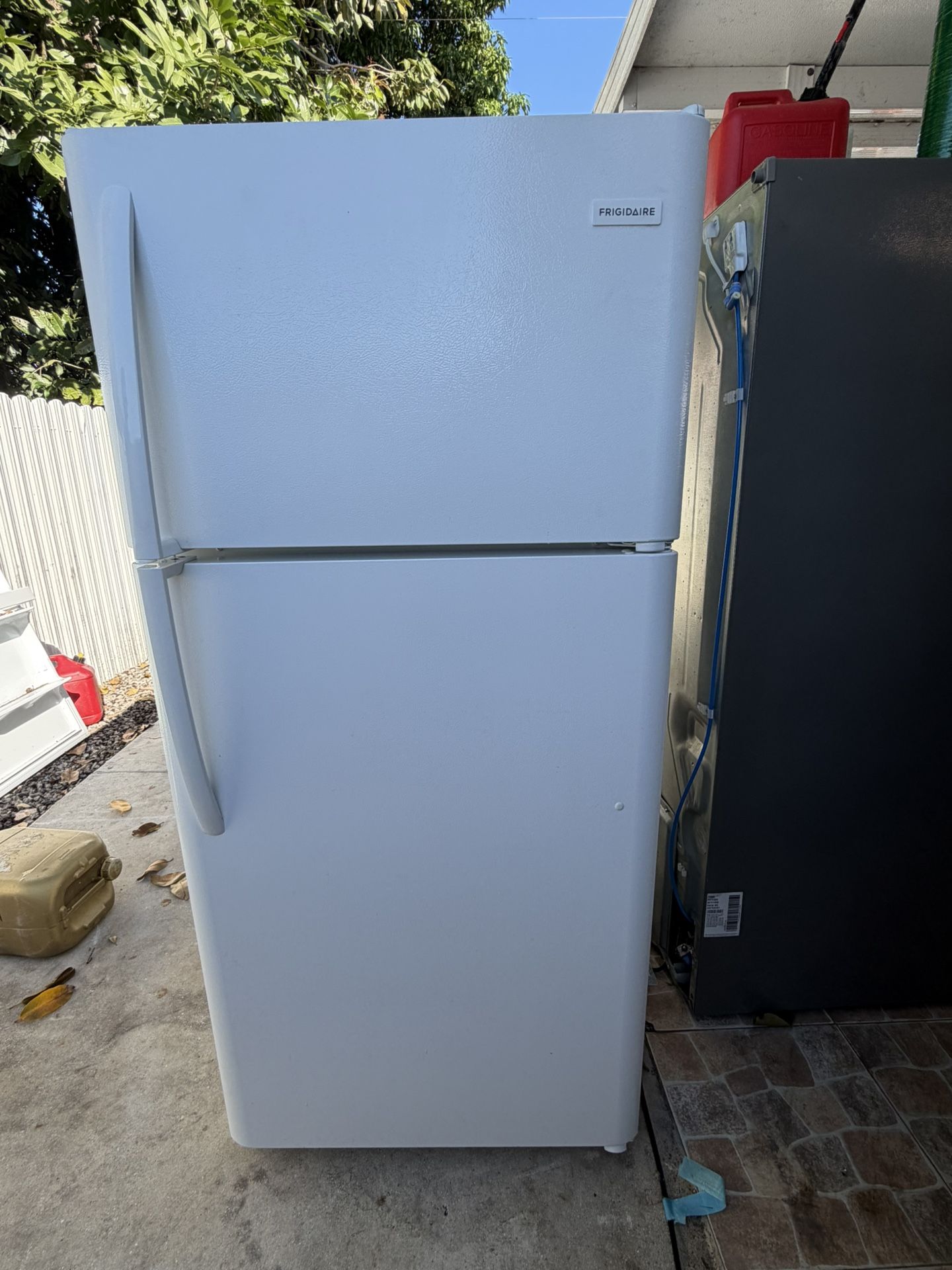Frigidaire Refrigerator 30”W