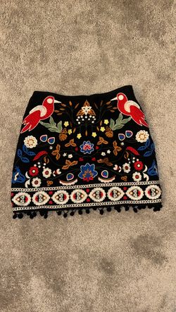 Embroidered mini skirt