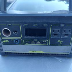 Yeti Goal Zero 500x With Solor Pannel 