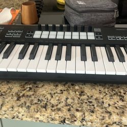Novation Launchkey 37 (MK3)