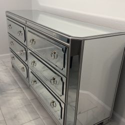 Z Gallerie Mirrored 6-Drawer Chest