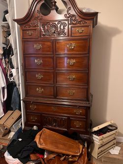 Vintage bar cabinet in good come