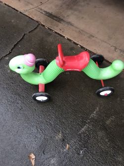 Radio Flyer inch worm