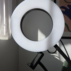Ring Light And Phone Holder - Adjustable