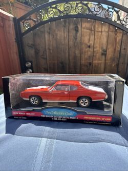Ertl  The Collector's Guild Royal Bobcat 1969 GTO 1/18 Scale Diecast in Box