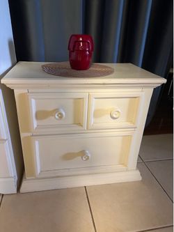 Wood night stand