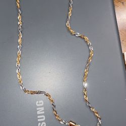 gorgeous 18kt gold laminated initial V chain 24 inches