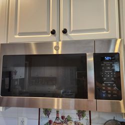 Over Cooktop Microwave - Make Me An Offer