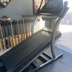 NordicTrack Commercial X22i Incline Treadmill (NTL29221)