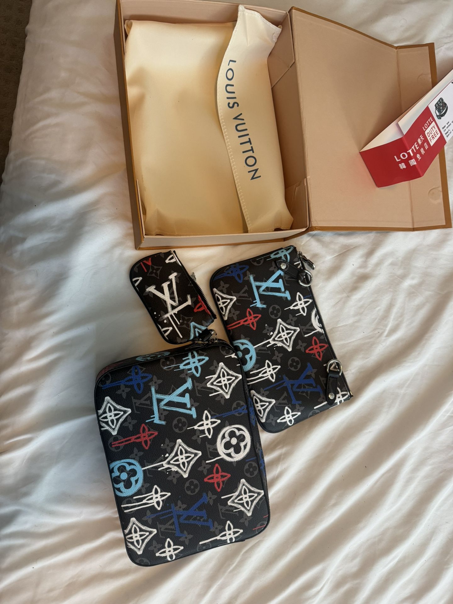 Selling Brand New Top Quality Caviar Leather Messenger Bags