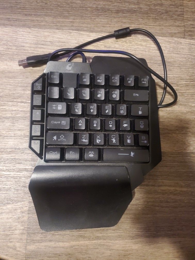 One-handed gaming keyboard