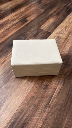 Cream Faux Leather Jewelry Box