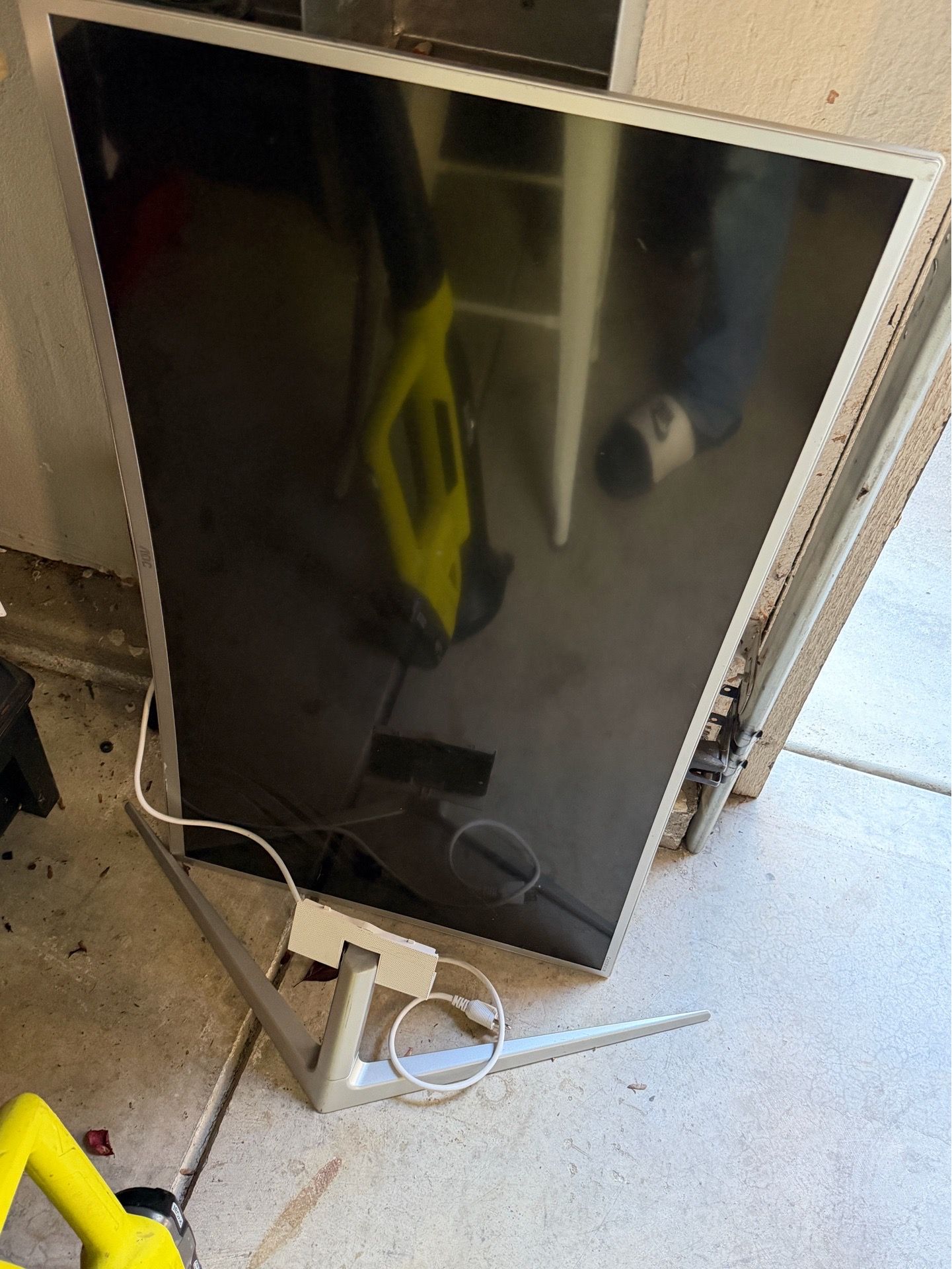 (Used) AOC 40-inch 4K Monitor (C4008VU8)