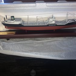 The tanker texaco new york collectible model 