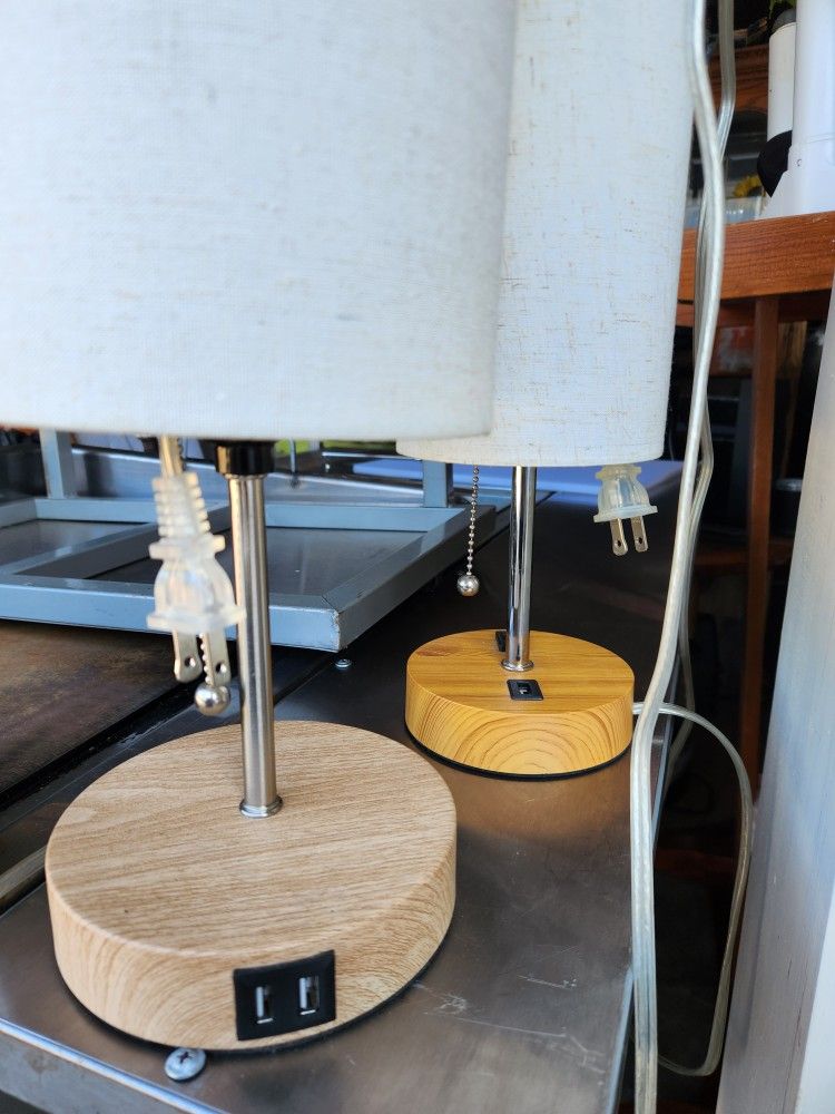 2 Lamps very pretty