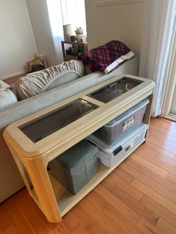 Herringbone entry way table
