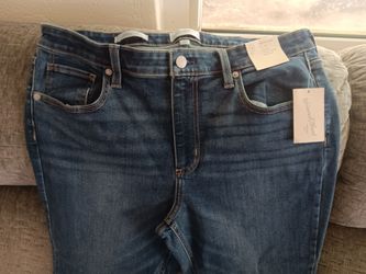 Brand new size 16Reg kick flare high rise