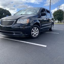 2014 Chrysler Town & Country Touring