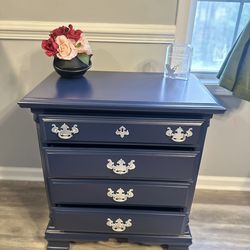 Night Stand &’ Table