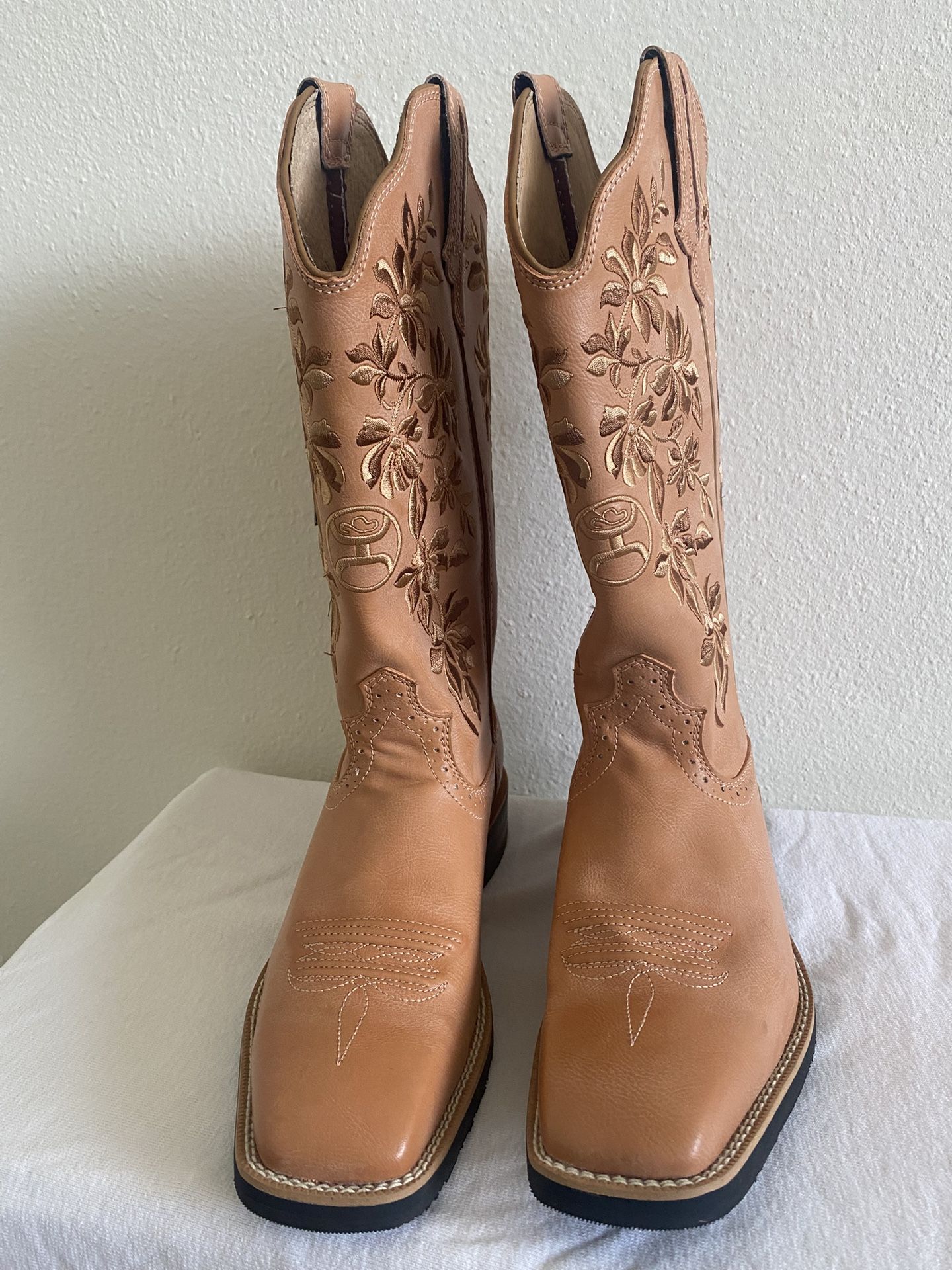 WOMEN BOOTS 
