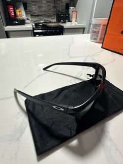 Oakley Sylas