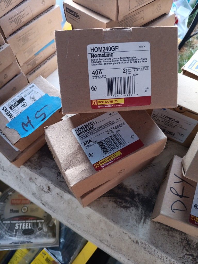 Square D Homeline 2 Pole Gfi Breakers 40 Amps 110 Each