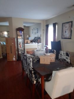 Nice Dining Rm Table With 6 Chairs