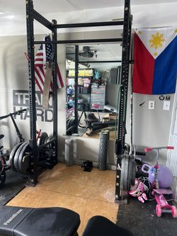 Squat Rack (plates not included)