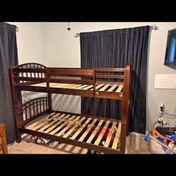 Bunk Bed /2 Twin Mattress 