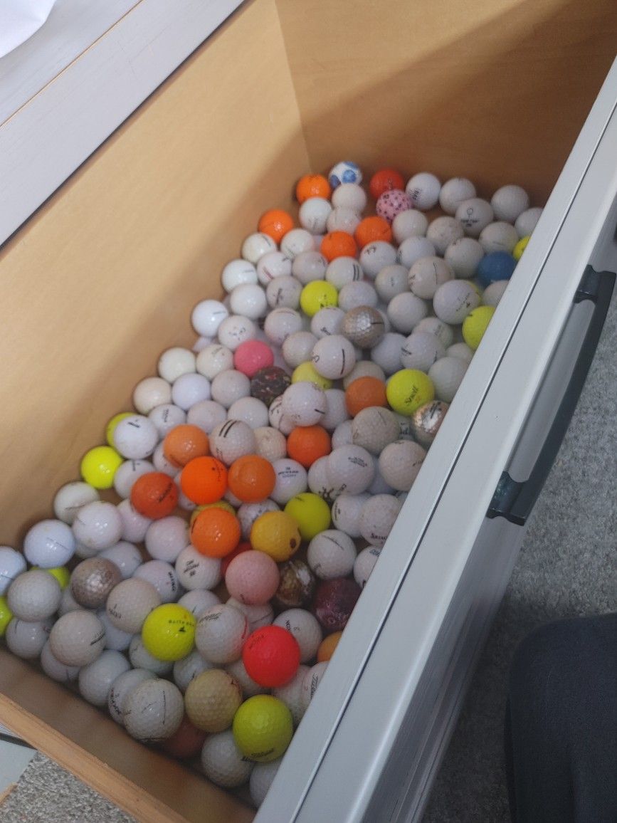 selling a dozen balls more if wanted