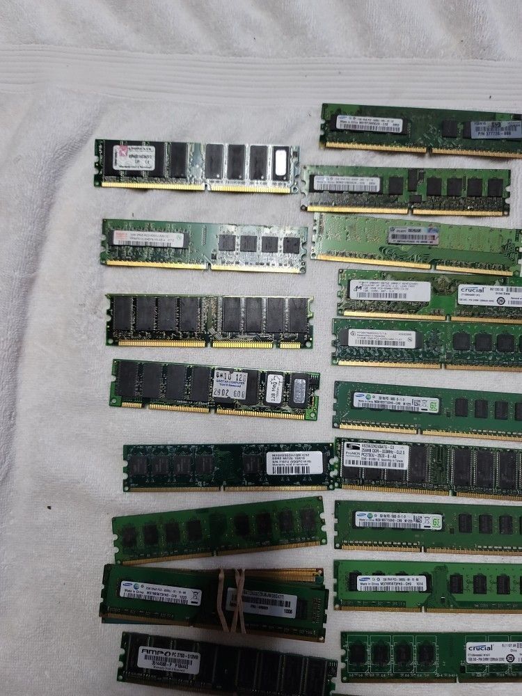 Gold Memory Scrap 2 Pounds Over 40 Pieces