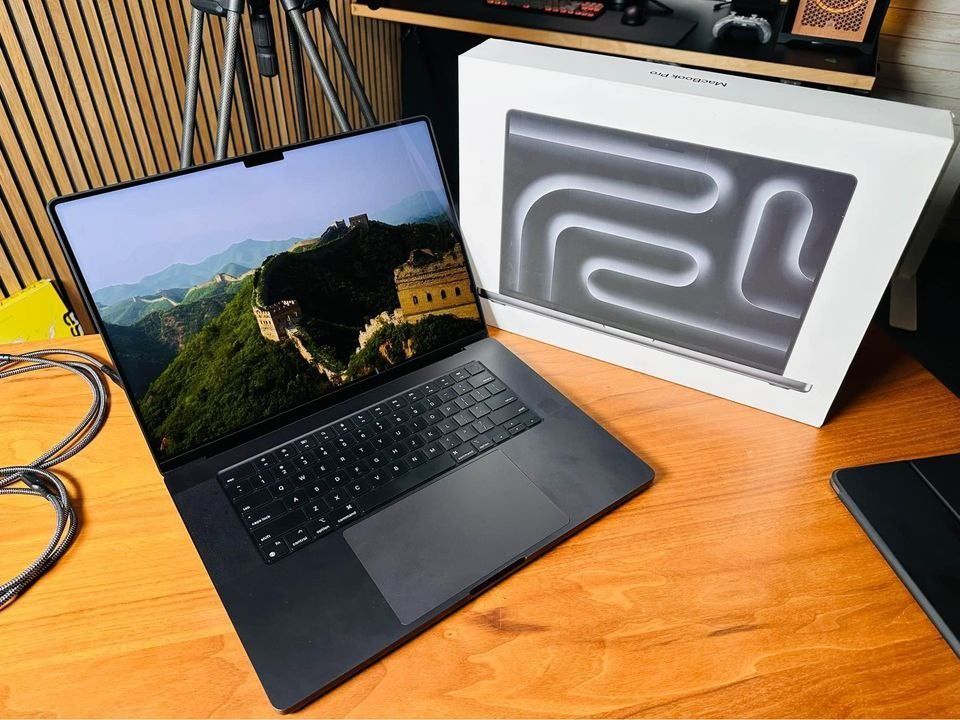 M3 Max MacBook Pro 16" 1TB 36 GB