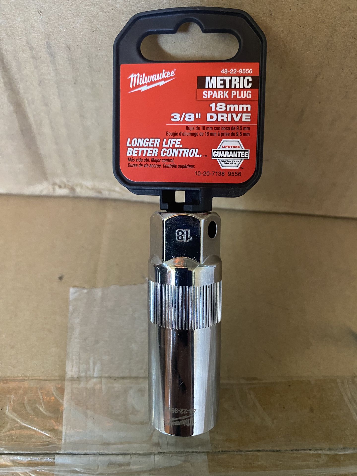 Milwaukee 48-22-9556 Milwaukee Tool 3/8" Drive 18MM Spark Plug Socket