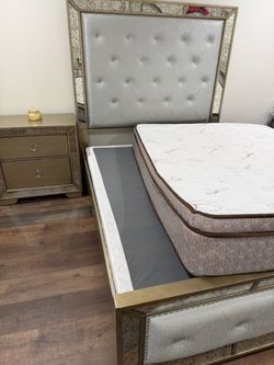 Queen Bed night stands mattresses