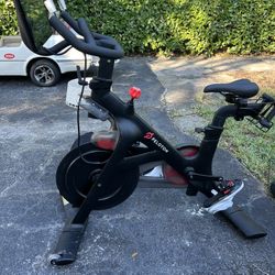 Peloton W Shoes & Hand Weights