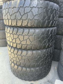4 used tires 285/70r17 micky Thompson 🛞free installation ‼️
