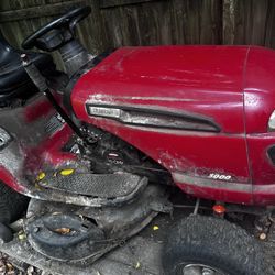 Craftsman LT 3000 Riding Mower