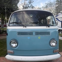 1972 VW Bus Needs a Great Home