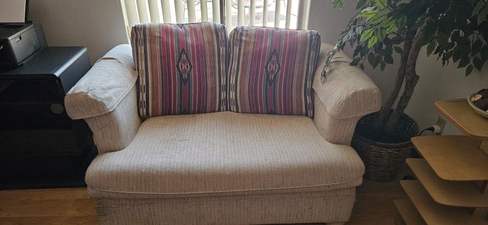 Loveseat Twin Hide-a-bed